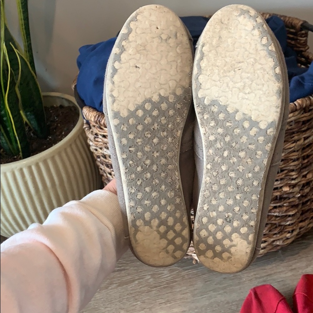 Toms - Picture 5 of 7